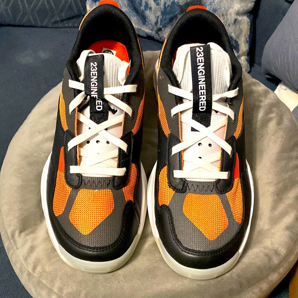 Jordan Air 200E